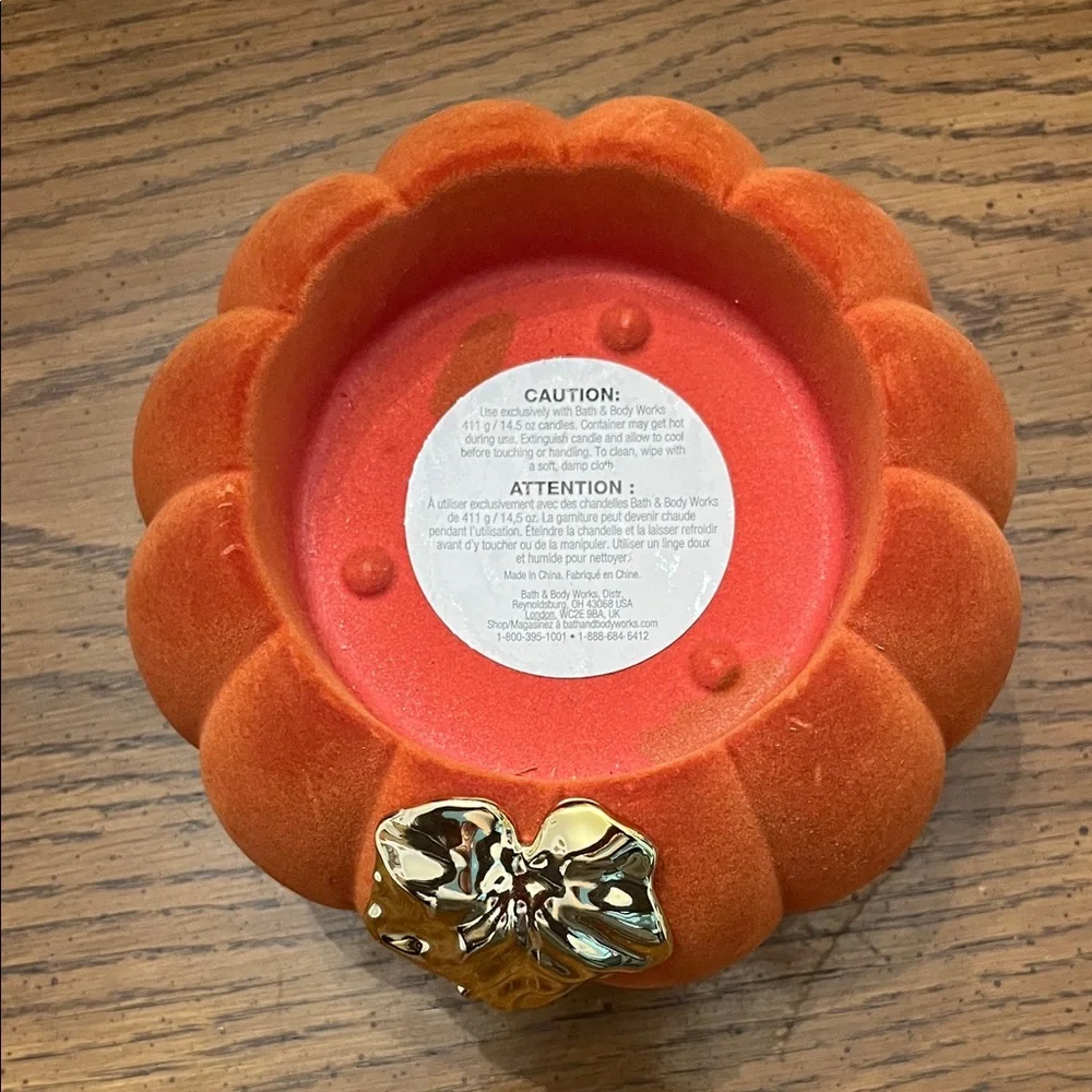 Bath and Body Works 2021 Pedestal Flocked Pumpkin 3‎ Wick Candle Holder